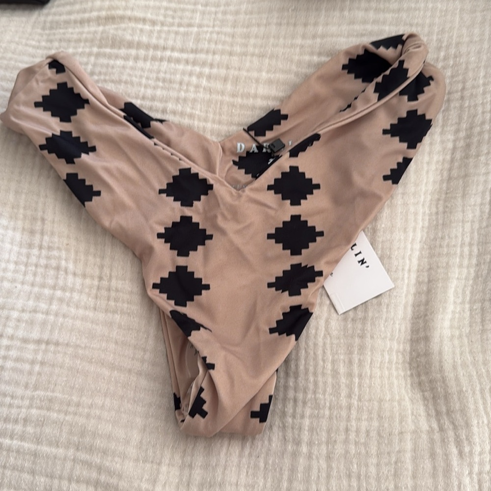 DARLIN’ NWT Selling this set brand new missed the return window